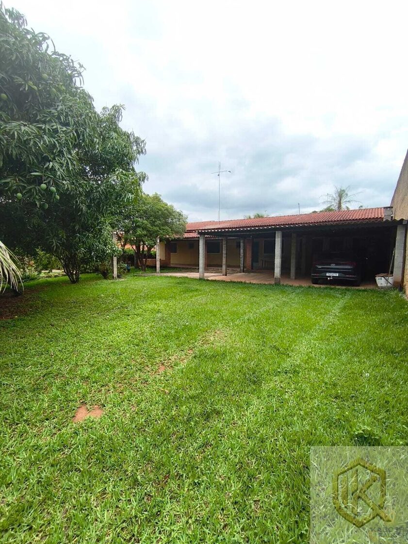 Chácara 1000m² com árvores frutíferas e ampla varanda no Recanto dos Dourados