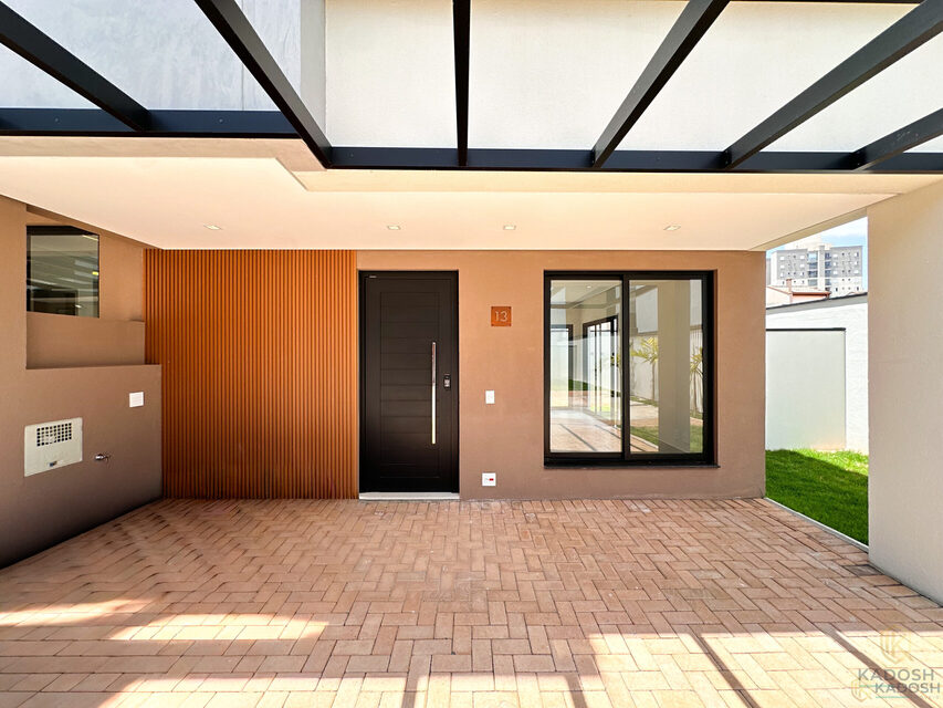 Triplex com rooftop, 3 suítes e 3 vagas para viver com conforto e privacidade na Chácara Primavera