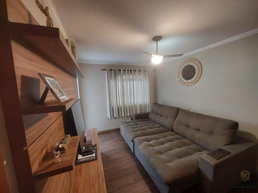 Casa à venda no Jardim Nóbrega com 3 quartos e espaço gourmet