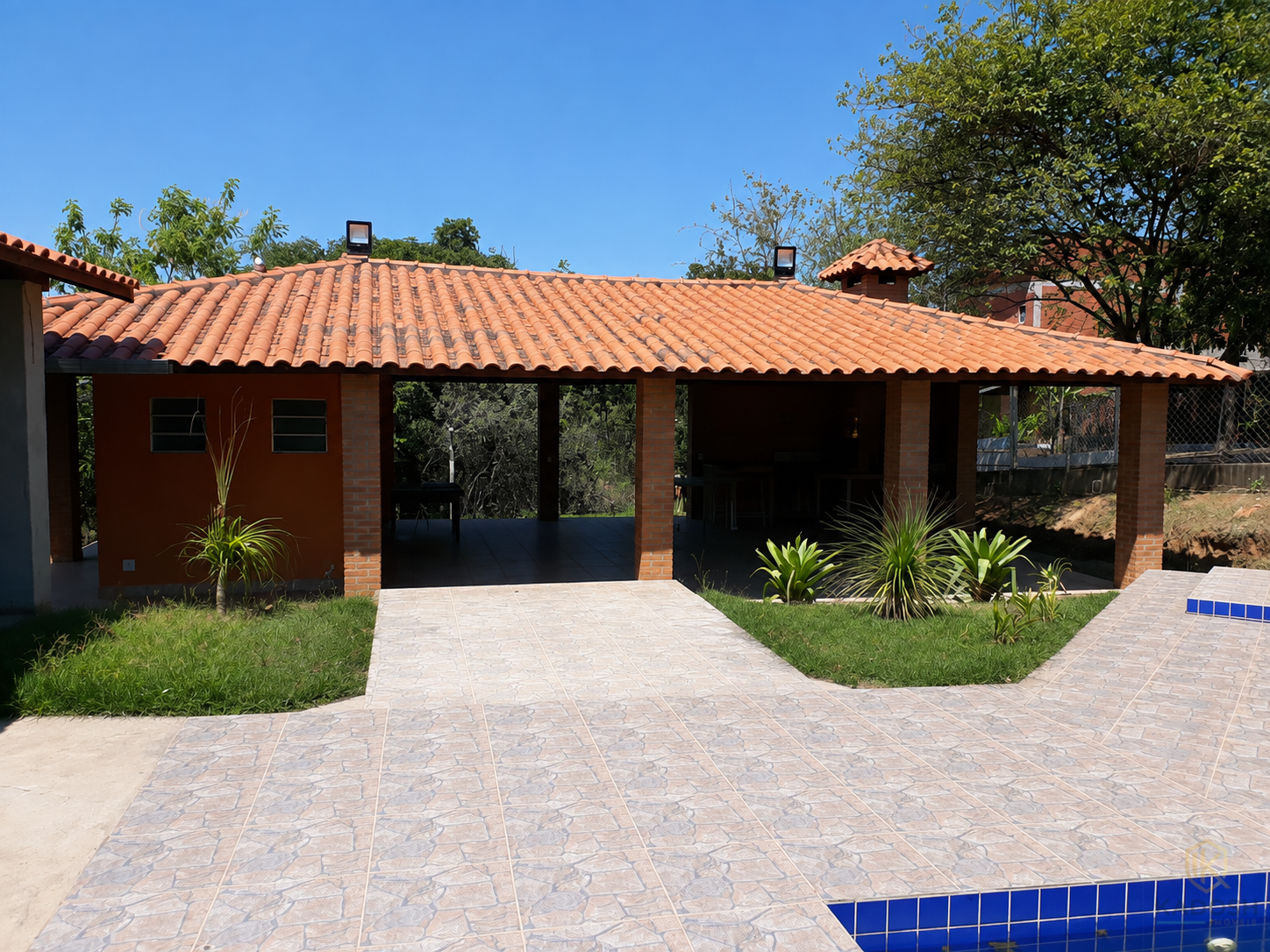 Linda chácara com piscina e área de churrasco, 1.200 m² no Monte Belo