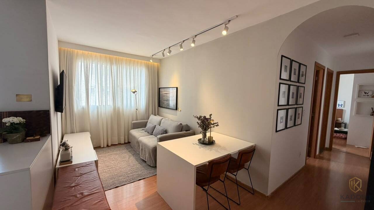Apartamento 2 quartos à venda no Parque Industrial, reformado e planejado, condomínio com piscina